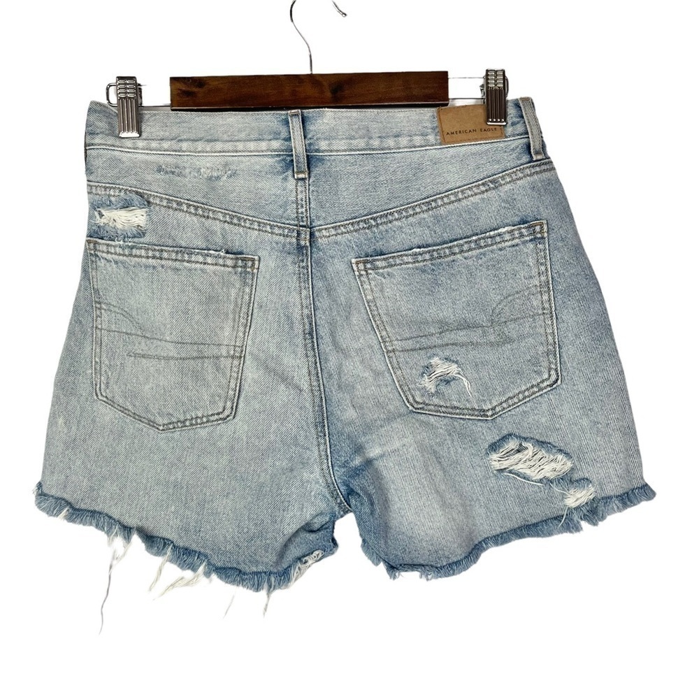 American Eagle AEO Light Wash 90s Boyfriend Distressed Short 2 - Picture 4 of 5